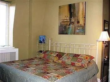 Hotel 213 Carlton - Toronto Townhouse B&B