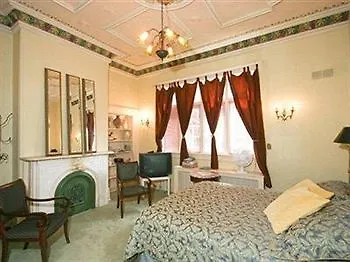 213 Carlton - Toronto Townhouse B&B Canada