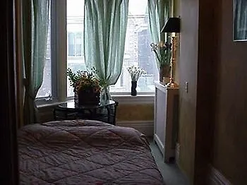 Hotel 213 Carlton - Toronto Townhouse B&B