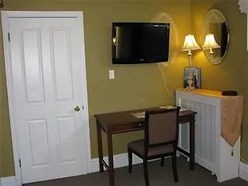 213 Carlton - Toronto Townhouse B&B