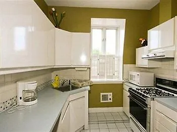 213 Carlton - Toronto Townhouse B&B