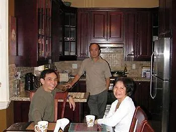 213 Carlton - Toronto Townhouse B&B